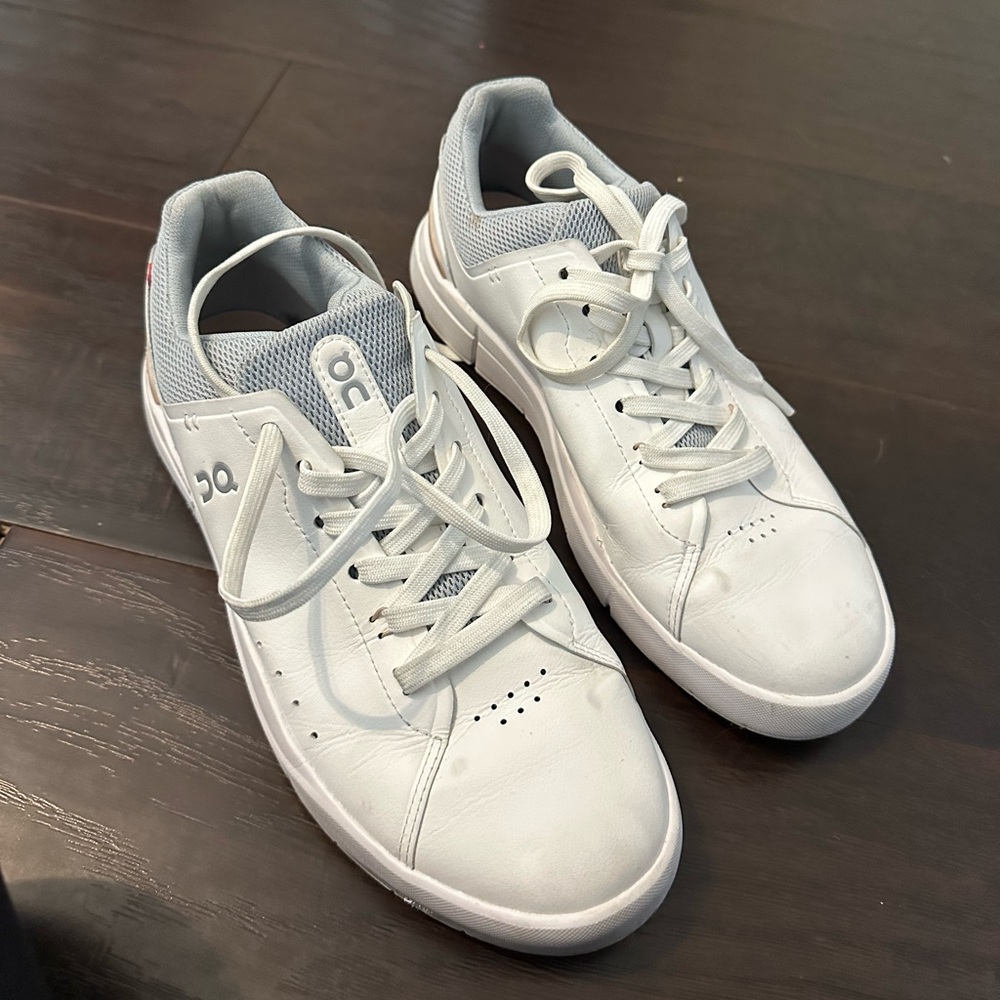 Find cloud shoes - Picture 2 of 5